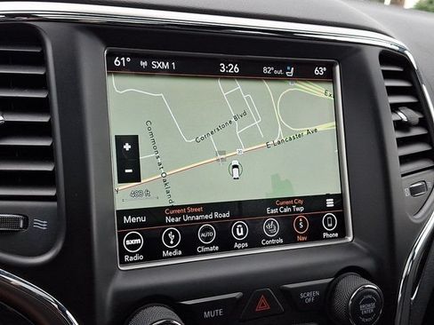 Used 2018 Jeep Grand Cherokee Overland AWD/4WD image 22