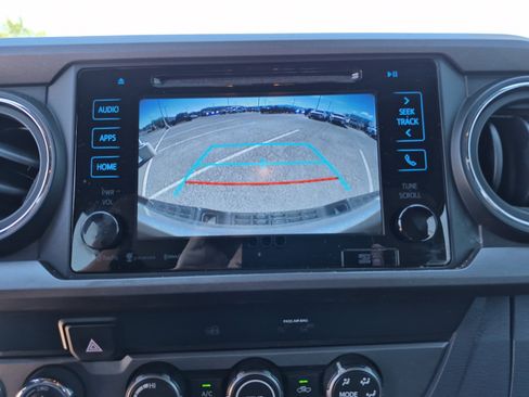 Used 2019 Toyota Tacoma TRD Off-Road AWD/4WD image 30