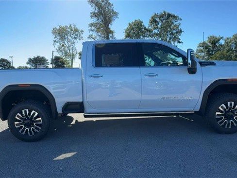 New 2026 GMC Sierra 2500 Denali Ultimate w/ Max Trailering Package image 9