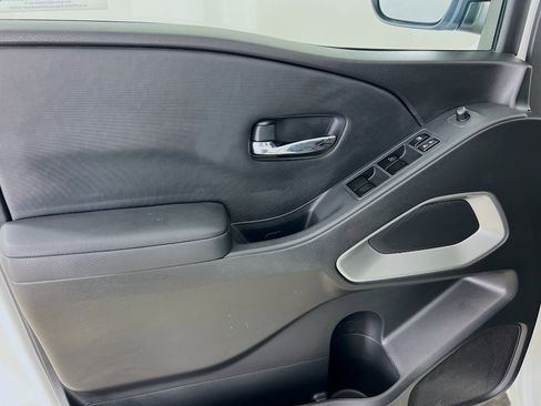 Used 2022 Nissan Frontier SV w/ Technology Package image 18