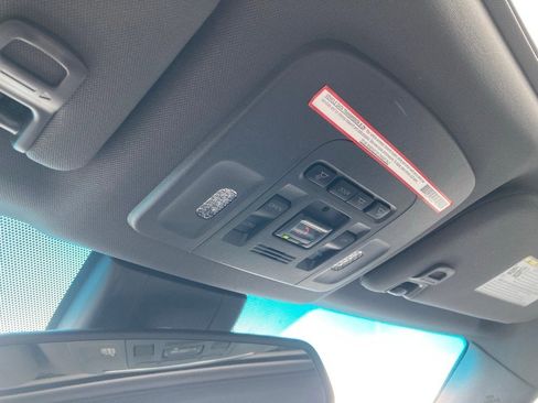 Used 2022 Toyota Avalon XLE image 29