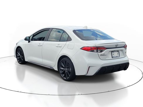 Certified 2024 Toyota Corolla SE FWD image 5