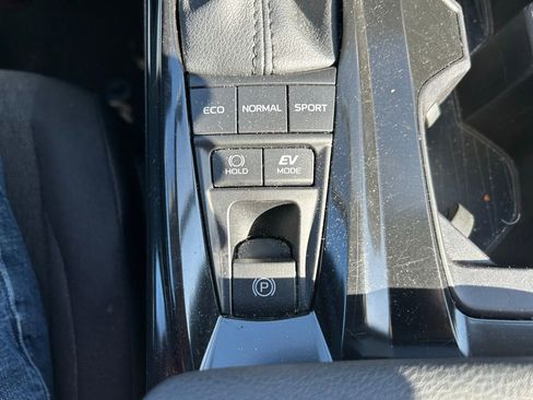 Used 2025 Toyota Camry LE image 26