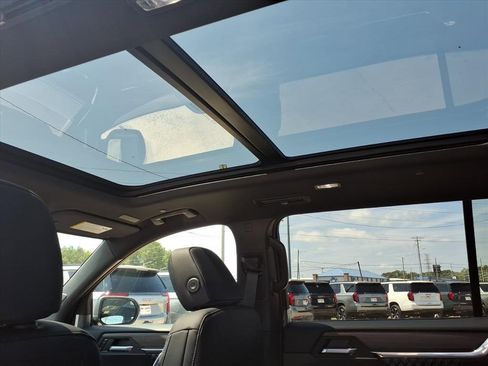 New 2026 GMC Acadia Denali w/ Super Cruise Package image 15