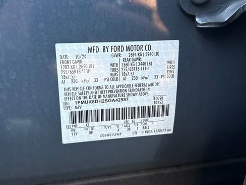 Used 2025 Ford Explorer Active AWD/4WD image 24