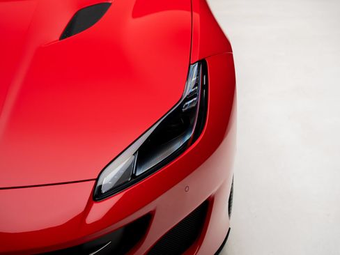Used 2019 Ferrari Portofino RWD image 13