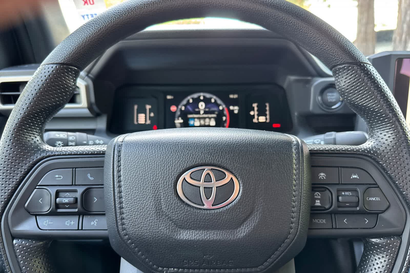 Used 2025 Toyota Tacoma SR5 AWD/4WD image 22
