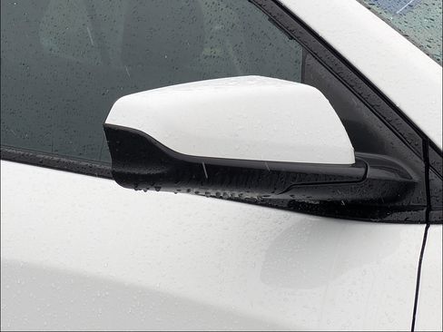 Used 2024 Chevrolet Equinox RS FWD image 11