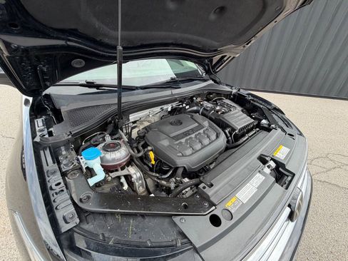 Used 2022 Volkswagen Tiguan SE AWD/4WD image 33