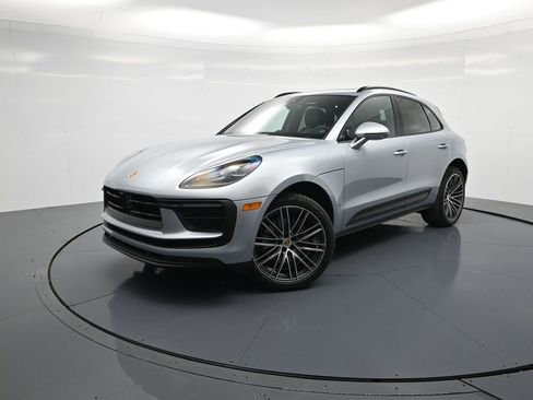 Certified 2026 Porsche Macan image 28