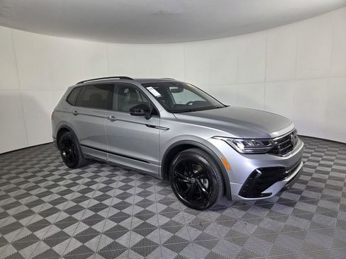 Used 2023 Volkswagen Tiguan SE R-Line FWD image 2