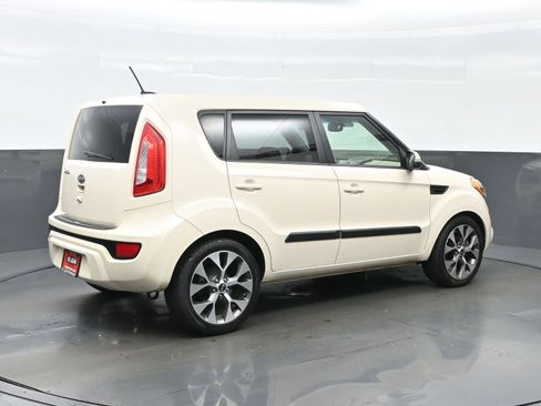 Used 2012 Kia Soul ! FWD image 6