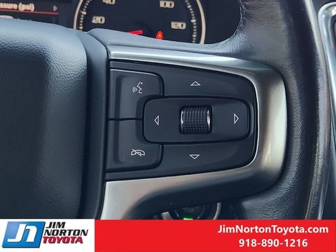 Used 2021 Chevrolet Suburban Z71 image 30