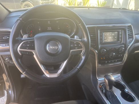 Used 2016 Jeep Grand Cherokee Laredo w/ Quick Order Package 23E image 11