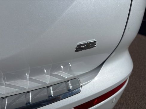 Used 2024 Mitsubishi Outlander SE Black Edition image 13