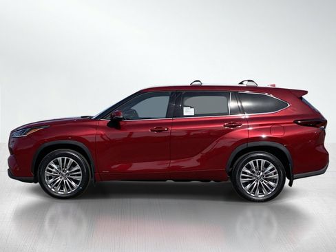 New 2026 Toyota Highlander Platinum AWD/4WD image 2