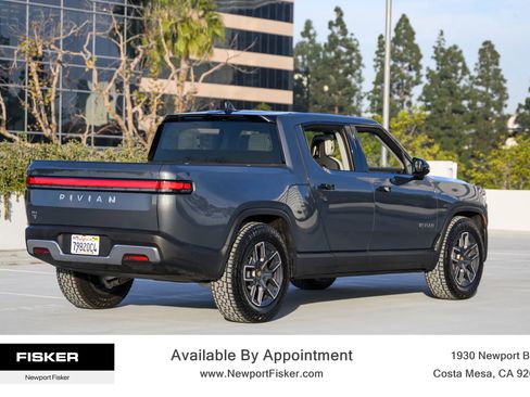 Used 2025 Rivian R1T Adventure image 7