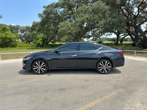 Used 2021 Nissan Altima 2.5 Platinum AWD/4WD image 8