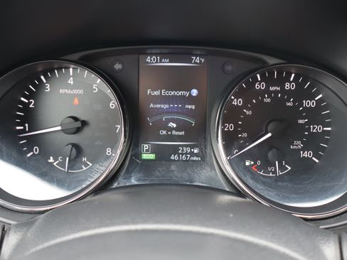Used 2017 Nissan Rogue SV AWD/4WD image 23