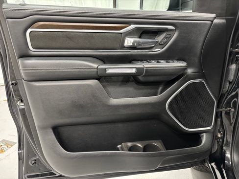 Used 2022 RAM 1500 Laramie AWD/4WD image 8