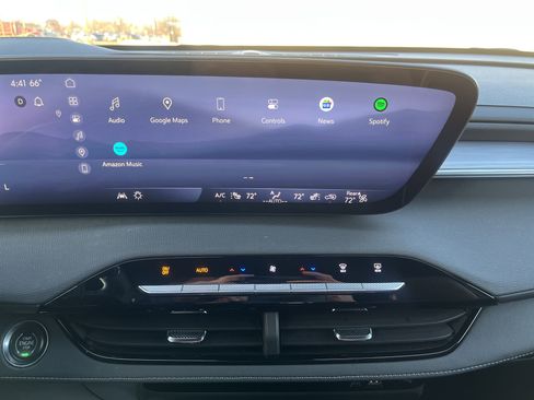 Used 2025 Buick Enclave Preferred image 27