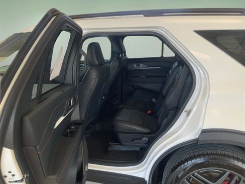 Used 2025 Ford Explorer ST-Line w/ Premium Package AWD/4WD image 14