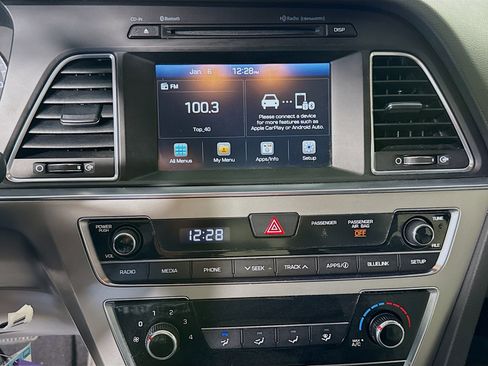 Used 2017 Hyundai Sonata Sport image 18