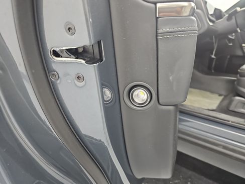 Used 2024 Rivian R1S Adventure AWD/4WD image 32