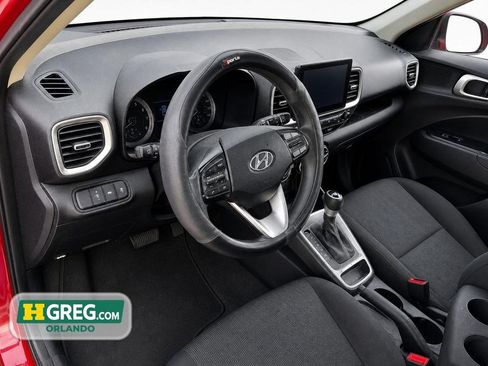 Used 2021 Hyundai Venue SE w/ Cargo Package FWD image 8