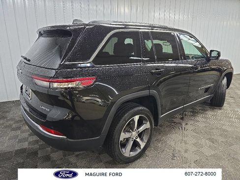 Used 2023 Jeep Grand Cherokee Limited AWD/4WD image 12
