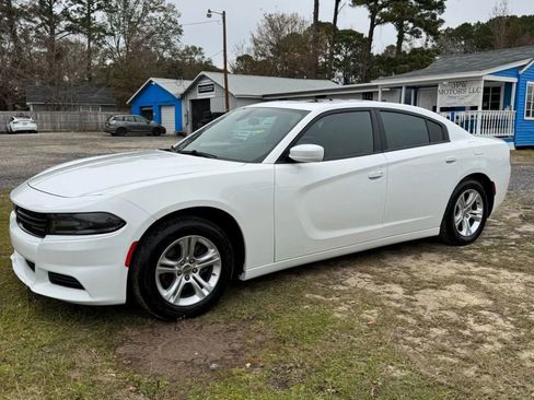 Used 2021 Dodge Charger SXT w/ Leather Interior Group image 5