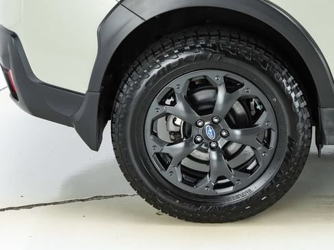 Used 2023 Subaru Crosstrek 2.0i Premium w/ Special Edition AWD/4WD image 17