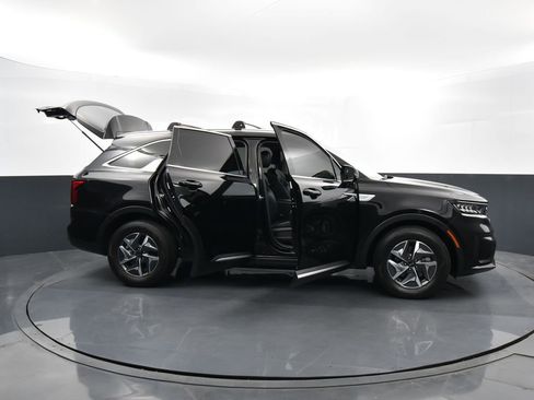 Used 2021 Kia Sorento S image 38