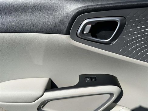 Certified 2022 Kia Soul LX image 25