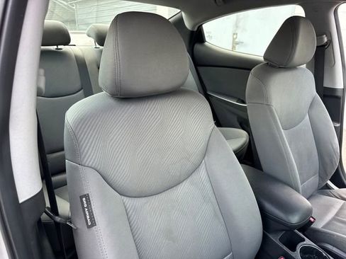 Used 2012 Hyundai Elantra GLS FWD image 22