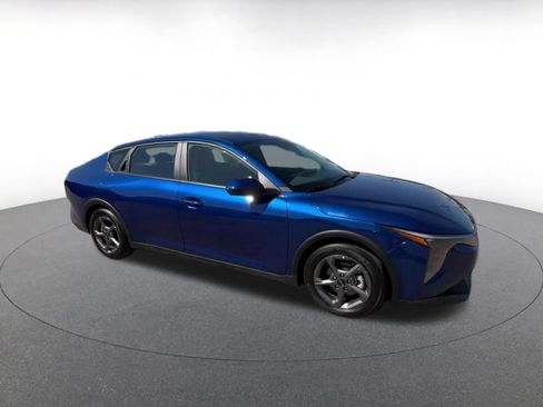 Used 2025 Kia K4 FWD image 2
