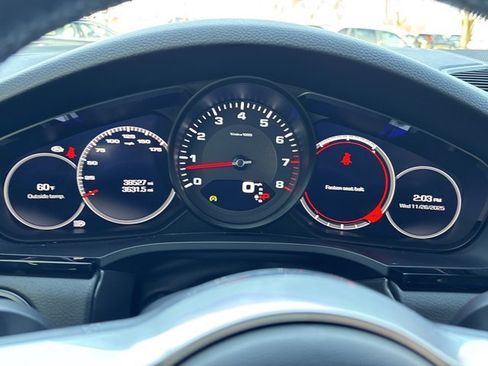 Used 2021 Porsche Cayenne Base image 25