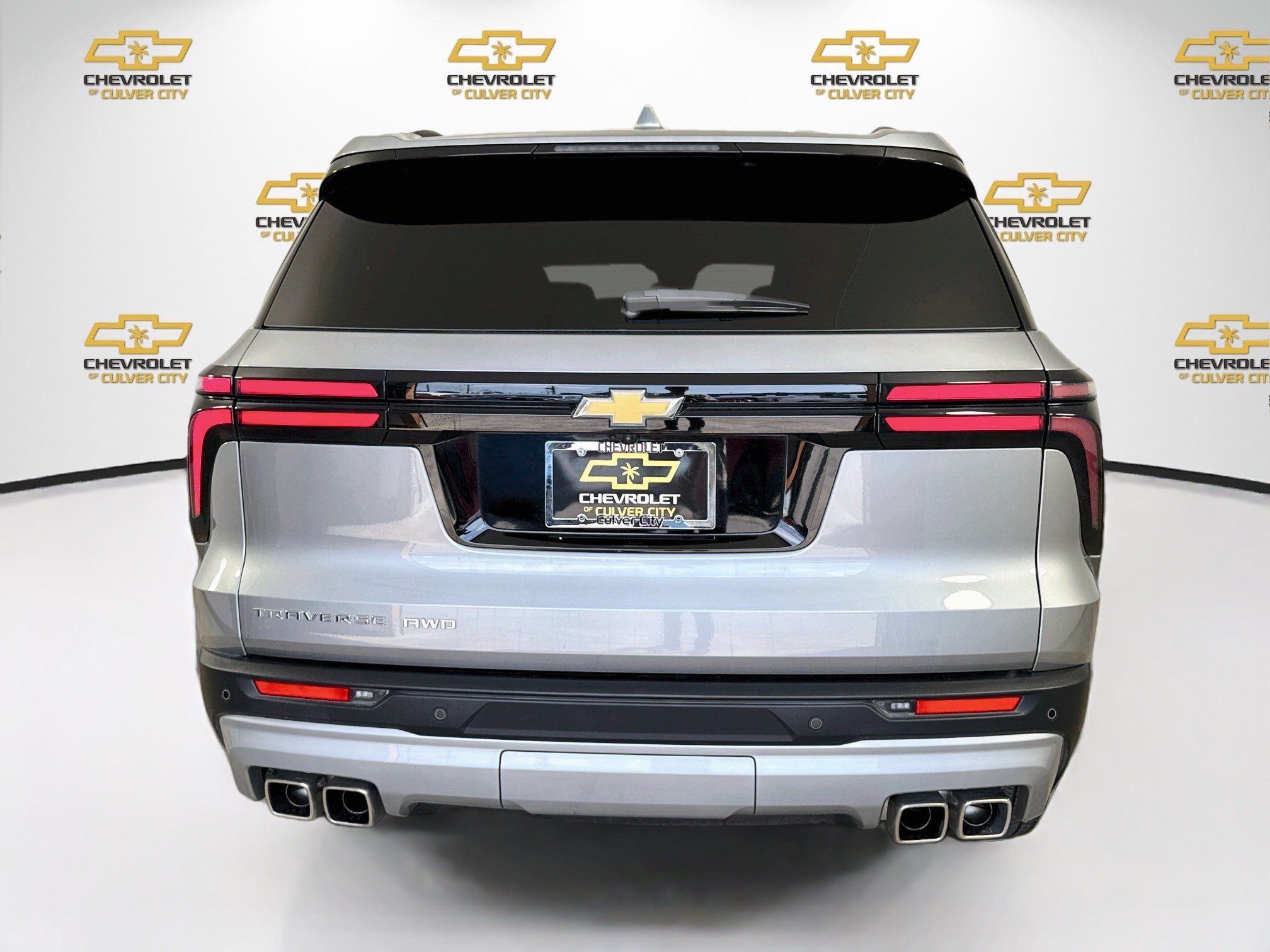 Used 2025 Chevrolet Traverse LT w/ Driver Confidence Package AWD/4WD image 7