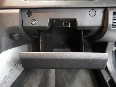 Used 2008 Saturn Sky w/ Premium Trim Package image 20