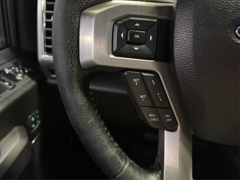 Used 2015 Ford F150 Platinum w/ Equipment Group 701A Luxury AWD/4WD image 24