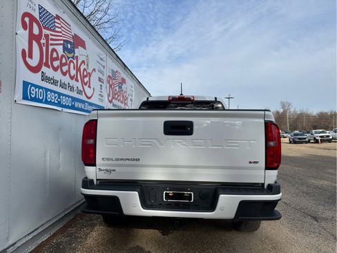 Used 2022 Chevrolet Colorado Z71 w/ Safety Package image 4