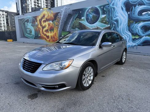 Used 2013 Chrysler 200 Limited image 1