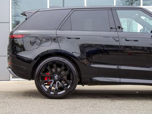 Used 2025 Land Rover Range Rover Sport Dynamic SE AWD/4WD image 6