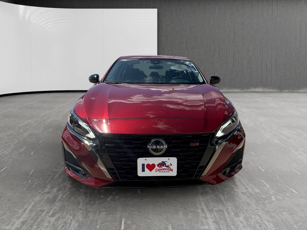 Used 2024 Nissan Altima 2.5 SR w/ SR Premium Package FWD image 8