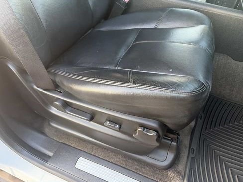 Used 2008 Chevrolet Suburban LT w/ LT Preferred Equipment Group RWD image 33