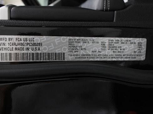 Used 2023 Jeep Grand Cherokee Limited w/ Black Appearance Package image 37