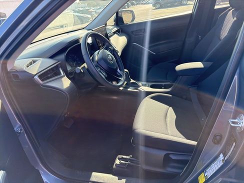 Used 2024 Toyota Corolla Cross LE image 8