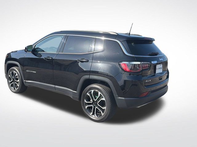 Used 2023 Jeep Compass Limited AWD/4WD image 3