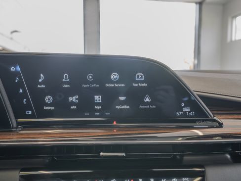 Used 2023 Cadillac Escalade Premium Luxury AWD/4WD image 20