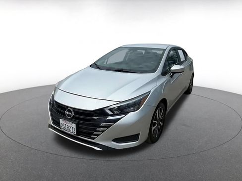 Used 2025 Nissan Versa SV FWD image 7